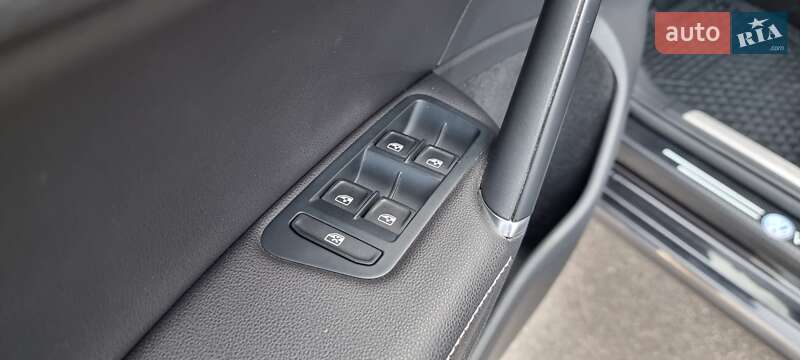 Хетчбек Volkswagen e-Golf 2015 в Кривому Розі