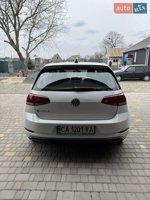 Хетчбек Volkswagen e-Golf 2017 в Умані