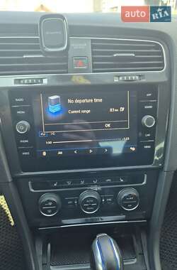 Хетчбек Volkswagen e-Golf 2017 в 