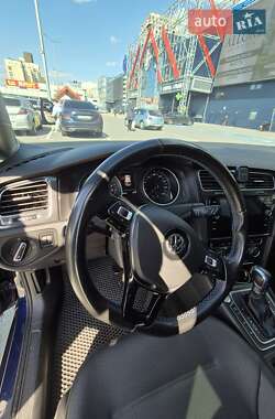 Хетчбек Volkswagen e-Golf 2017 в 