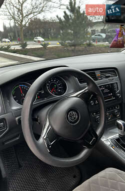 Хэтчбек Volkswagen e-Golf 2016 в 