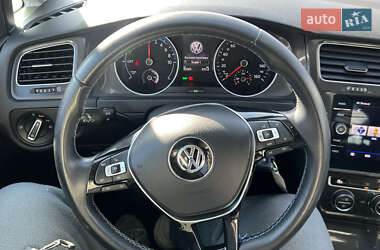 Хетчбек Volkswagen e-Golf 2019 в 