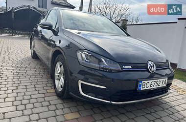 Хэтчбек Volkswagen e-Golf 2016 в 