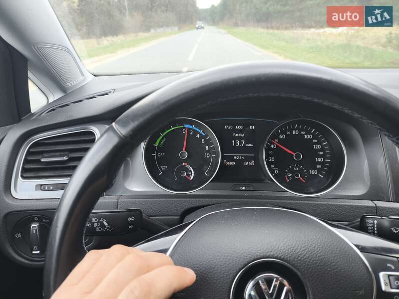 Хэтчбек Volkswagen e-Golf 2014 в Яворове