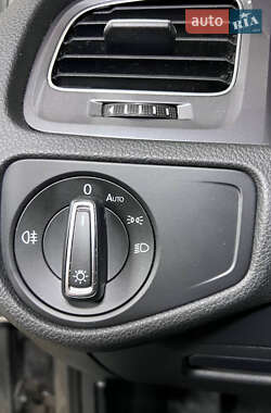 Хетчбек Volkswagen e-Golf 2015 в 