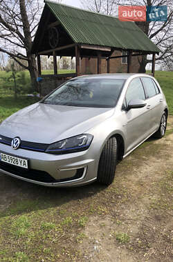Хэтчбек Volkswagen e-Golf 2014 в 