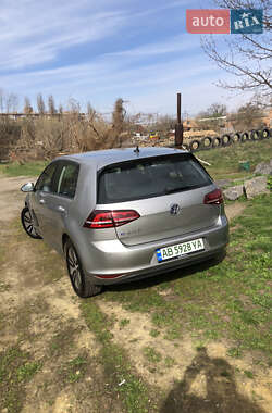 Хэтчбек Volkswagen e-Golf 2014 в 