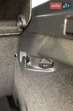 Хэтчбек Volkswagen e-Golf 2014 в 