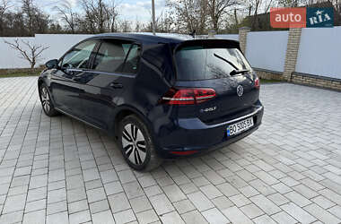 Хэтчбек Volkswagen e-Golf 2016 в 