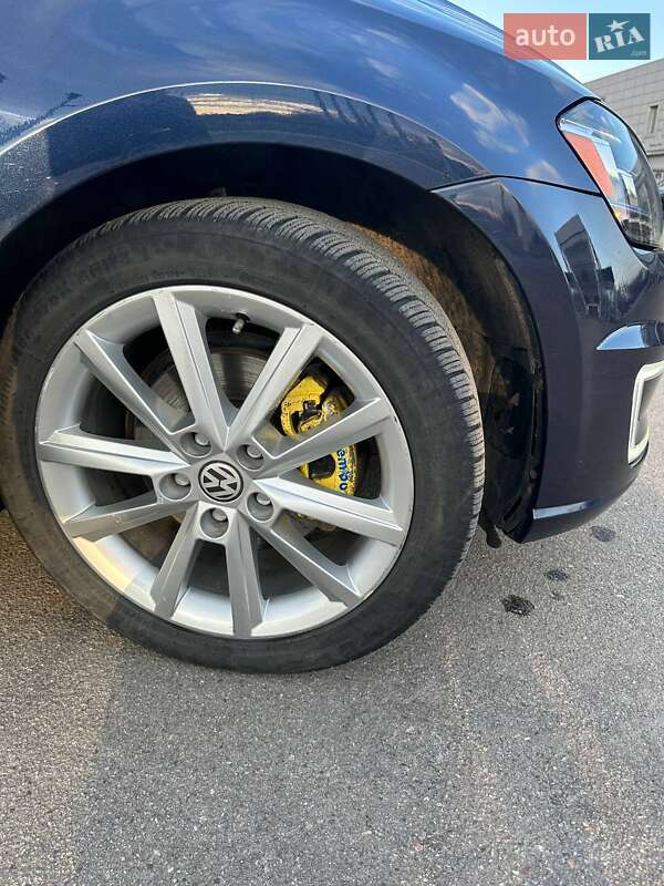 Хэтчбек Volkswagen e-Golf 2014 в Харькове фото 18 Хэтчбек Volkswagen e-Golf 2014 в Харькове