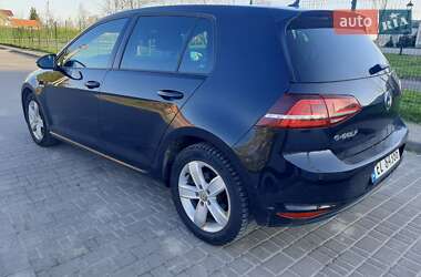 Хэтчбек Volkswagen e-Golf 2016 в 
