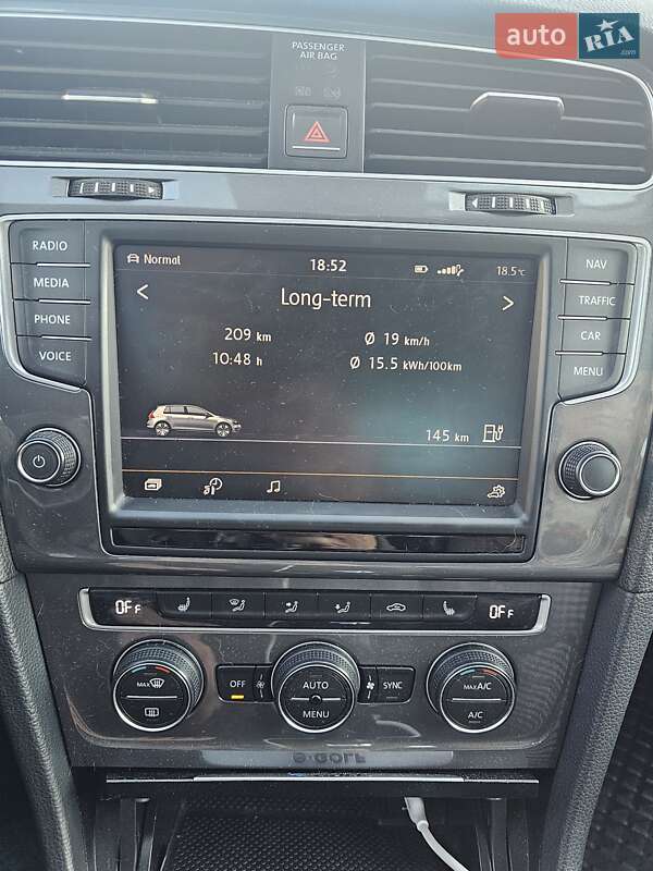 Хетчбек Volkswagen e-Golf 2015 в Львові