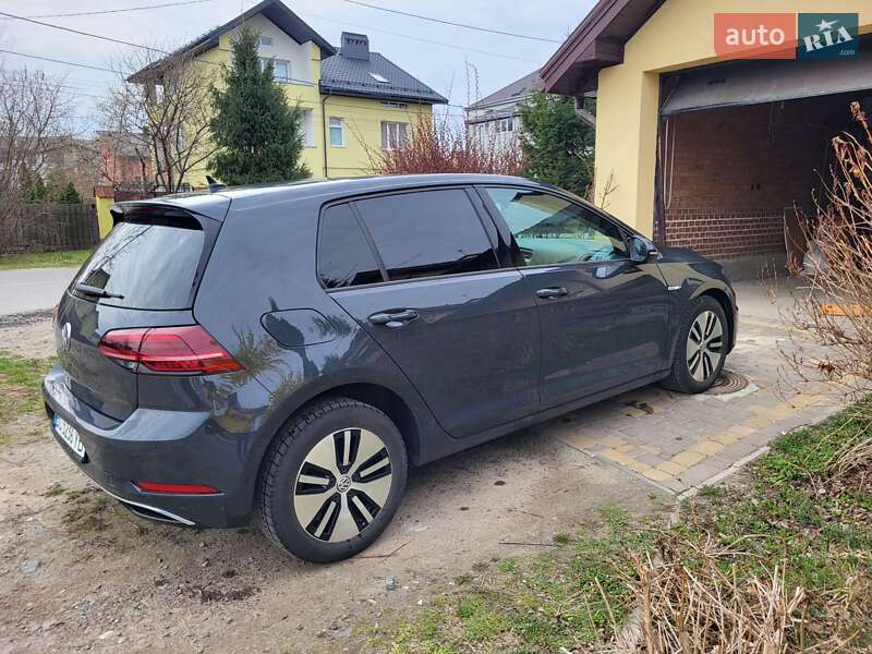 Хэтчбек Volkswagen e-Golf 2019 в 