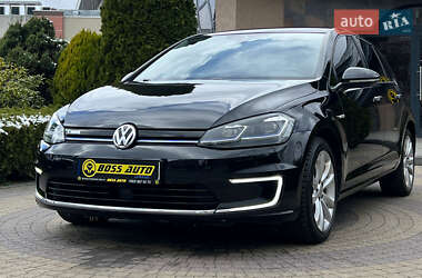 Хэтчбек Volkswagen e-Golf 2017 в 