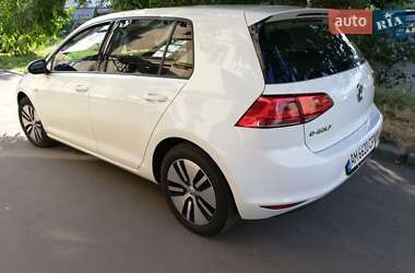 Хэтчбек Volkswagen e-Golf 2016 в 