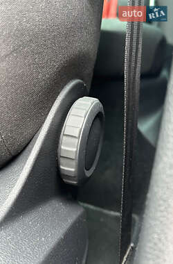 Хетчбек Volkswagen e-Golf 2014 в 