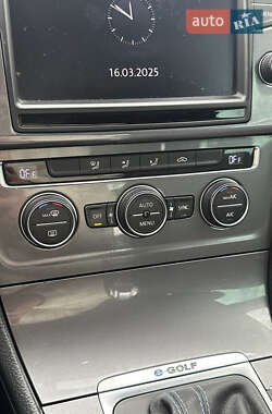 Хетчбек Volkswagen e-Golf 2014 в 