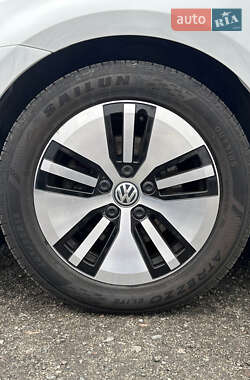 Хетчбек Volkswagen e-Golf 2014 в 