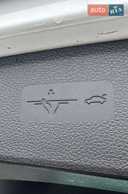 Хетчбек Volkswagen e-Golf 2014 в 