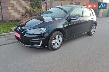 Хэтчбек Volkswagen e-Golf 2014 в 