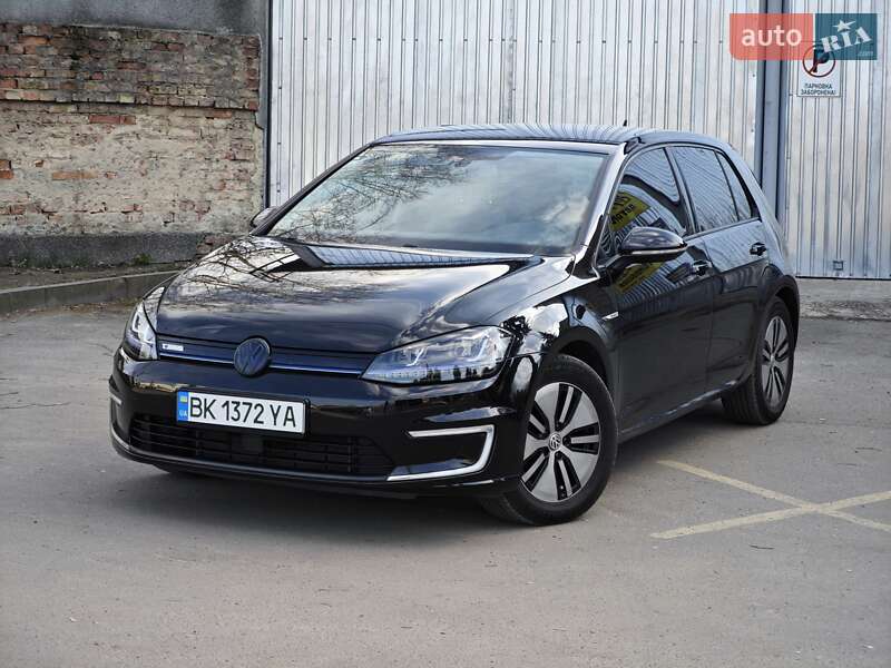 Хетчбек Volkswagen e-Golf 2015 в Рівному