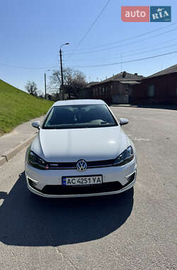 Хэтчбек Volkswagen e-Golf 2020 в 