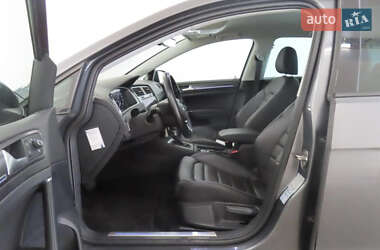 Хэтчбек Volkswagen e-Golf 2019 в 