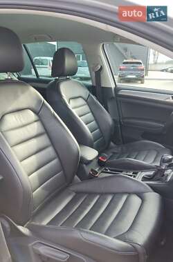 Хетчбек Volkswagen e-Golf 2015 в 