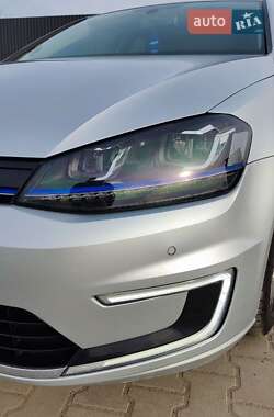 Хетчбек Volkswagen e-Golf 2015 в 