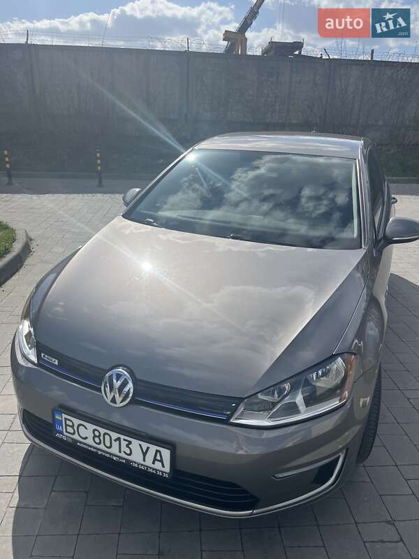 Хэтчбек Volkswagen e-Golf 2016 в Львове