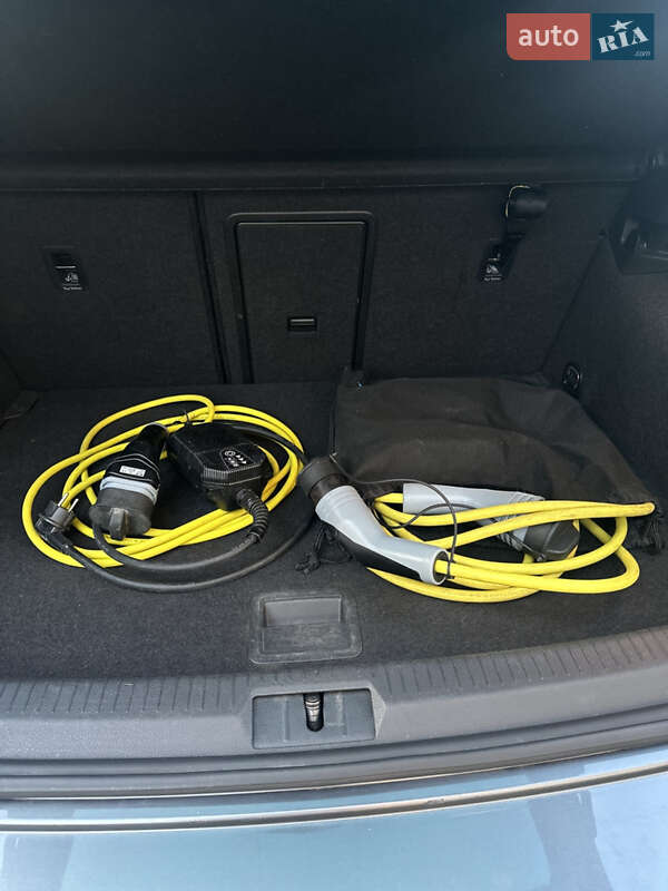 Хэтчбек Volkswagen e-Golf 2017 в Львове