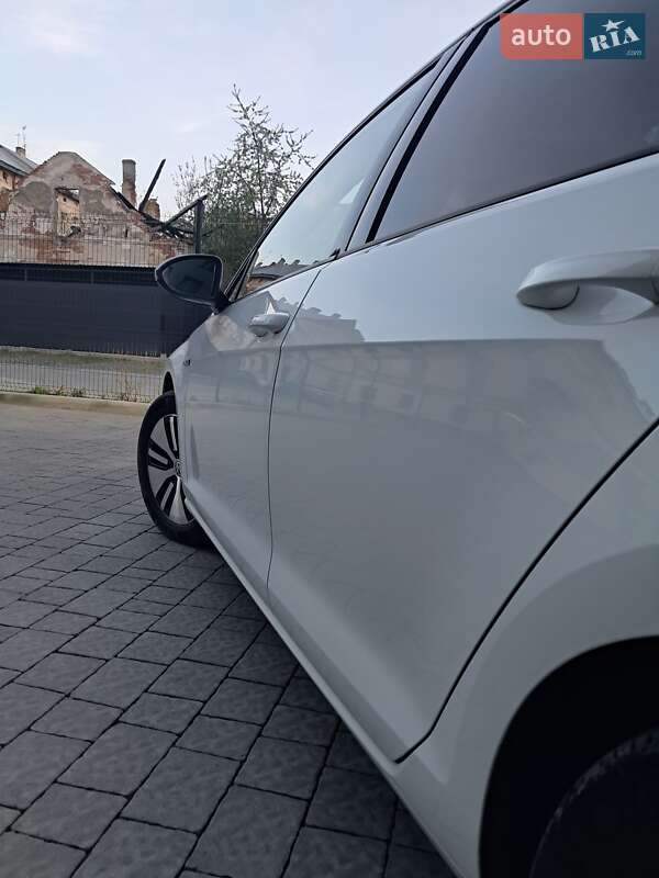 Хетчбек Volkswagen e-Golf 2018 в Львові фото 31 Хетчбек Volkswagen e-Golf 2018 в Львові