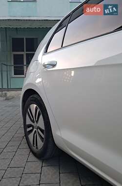 Хэтчбек Volkswagen e-Golf 2019 в 