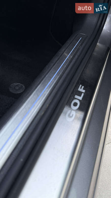 Хетчбек Volkswagen e-Golf 2014 в Ужгороді