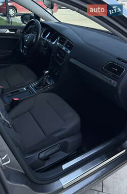 Хетчбек Volkswagen e-Golf 2014 в 