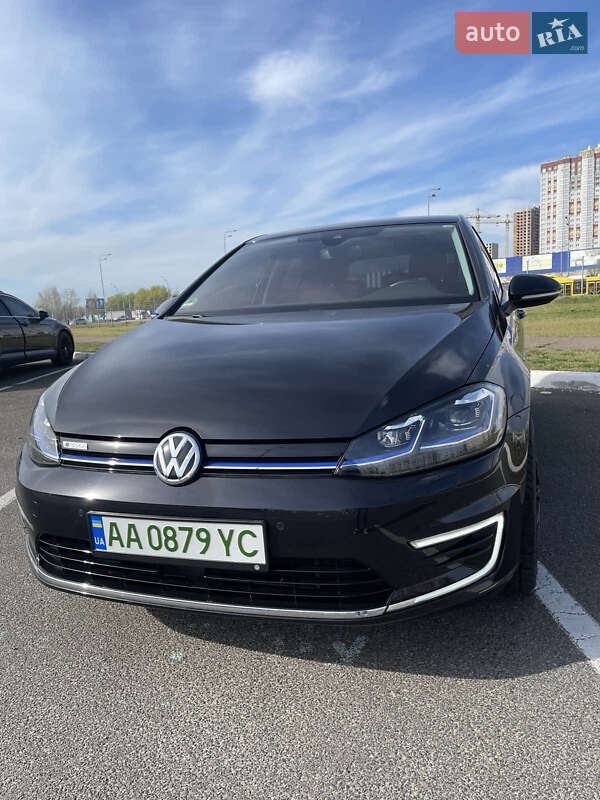 Хетчбек Volkswagen e-Golf 2019 в Києві