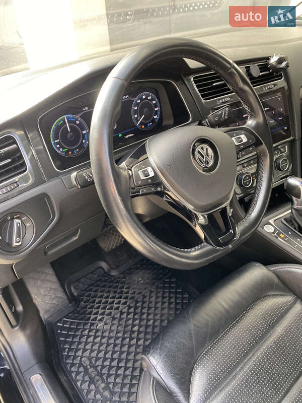 Хетчбек Volkswagen e-Golf 2019 в Києві