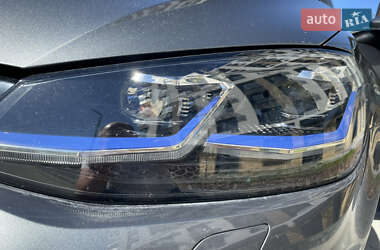 Хэтчбек Volkswagen e-Golf 2019 в 
