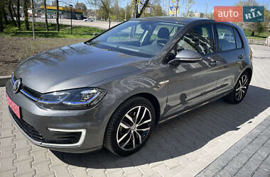 Хэтчбек Volkswagen e-Golf 2019 в 