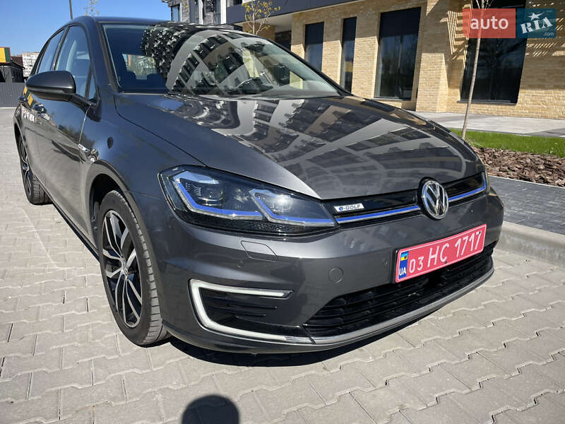 Хэтчбек Volkswagen e-Golf 2019 в 