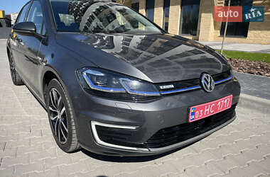 Хэтчбек Volkswagen e-Golf 2019 в 
