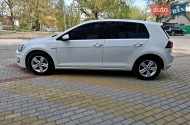 Хэтчбек Volkswagen e-Golf 2015 в 