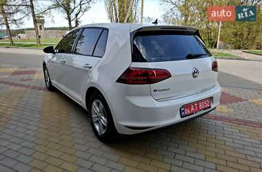 Хэтчбек Volkswagen e-Golf 2015 в 
