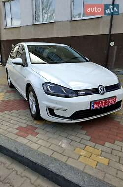 Хэтчбек Volkswagen e-Golf 2015 в 