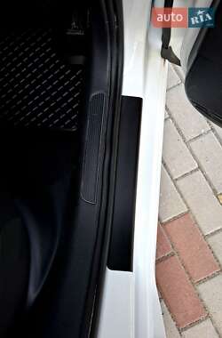 Хэтчбек Volkswagen e-Golf 2015 в 