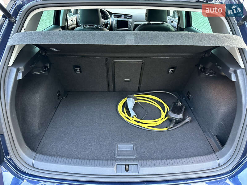 Хэтчбек Volkswagen e-Golf 2016 в Луцке