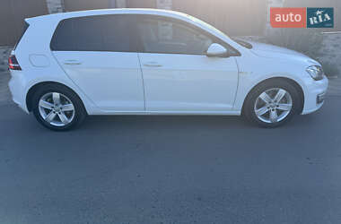 Хэтчбек Volkswagen e-Golf 2016 в 