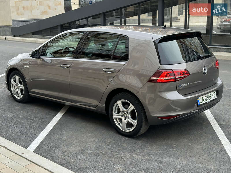 Хэтчбек Volkswagen e-Golf 2015 в Умани