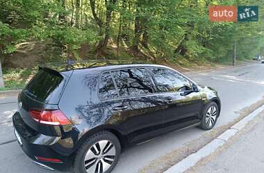 Хэтчбек Volkswagen e-Golf 2017 в 