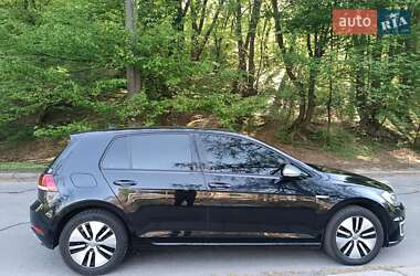 Хэтчбек Volkswagen e-Golf 2017 в 